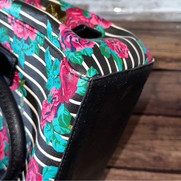 Betsey Johnson pink floral Striped small bag mini-purse NWOT - Picture 4 of 12